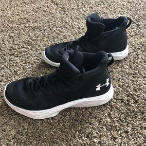 under armour basketball shoe